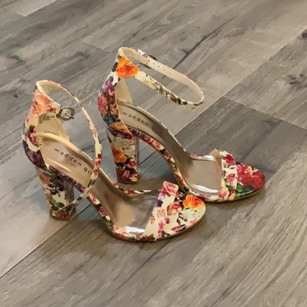 Madden girl Floral heels